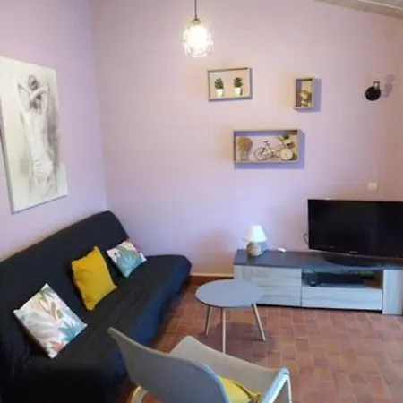 Petit T2 Au Bord De L'allier Holiday home