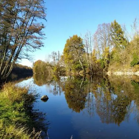 Petit T2 Au Bord De L'allier Holiday home *