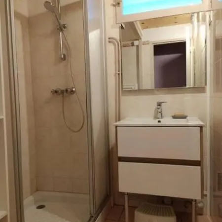 Сasa de vacaciones Petit T2 Au Bord De L'allier *